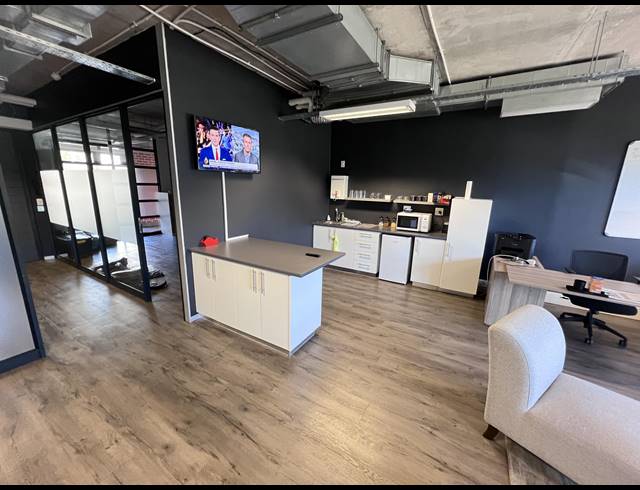 118M² OFFICE TO LET IN CENTURY CITY